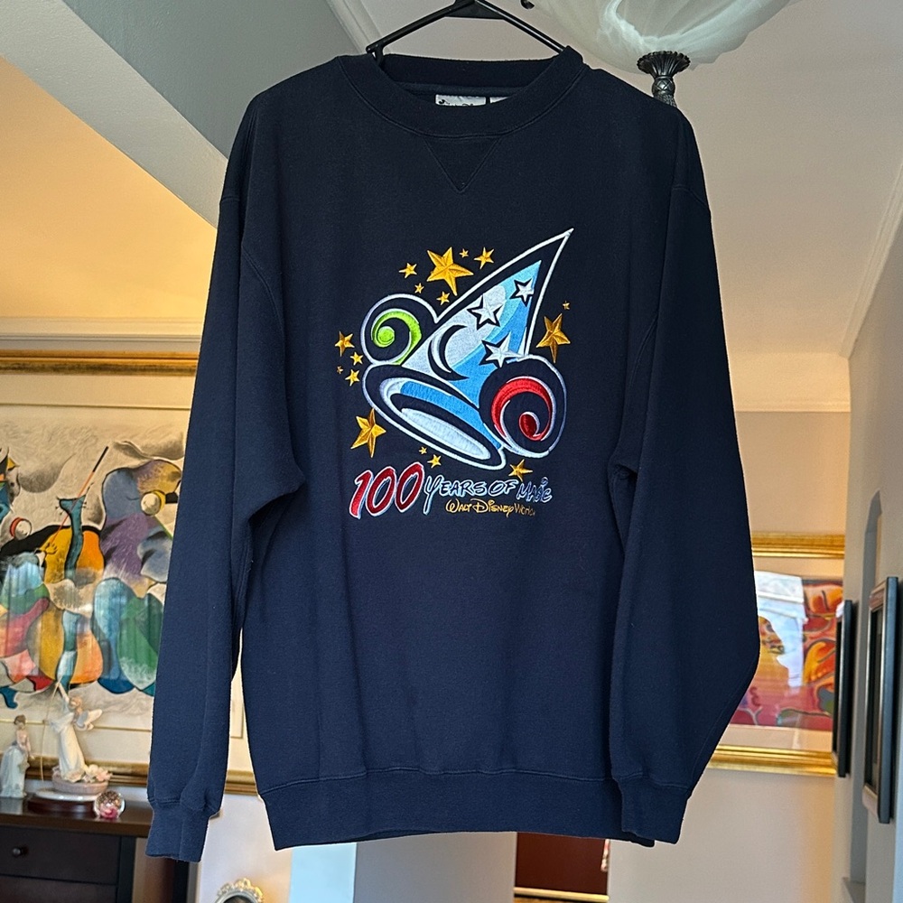 Vintage Walt Disney World “100 Years of Magic Embroidered Sweatshirt Sz M